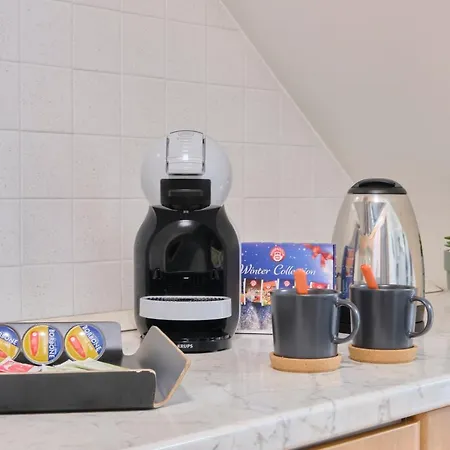 10' From Malpensa Casa Moderna, Netflix & Wi-fi شقة