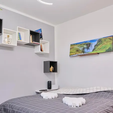 10' From Malpensa Casa Moderna, Netflix & Wi-fi Casorate Sempione