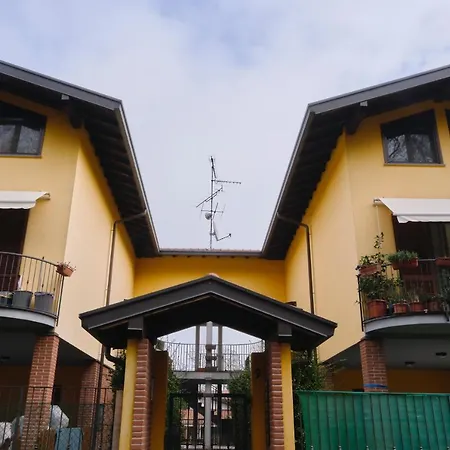 10' From Malpensa Casa Moderna, Netflix & Wi-fi * Casorate Sempione